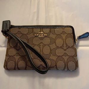 🌸3/$20 Coach wristlet